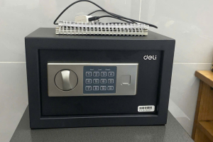 Két Sắt Kêu Tít Tít Liên Tục 